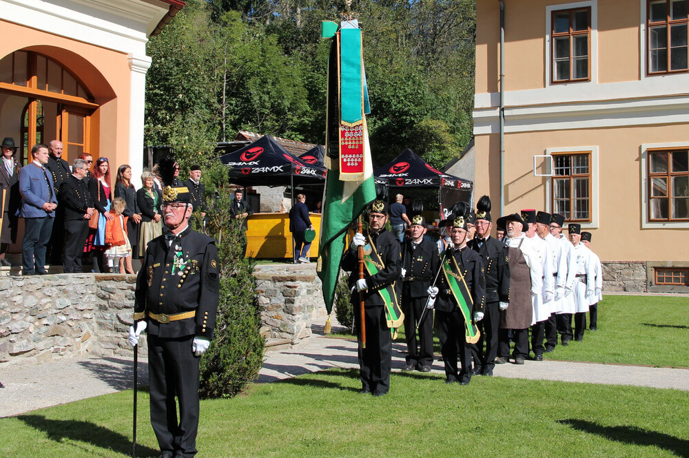 Knappschaft Vordernberg in der Tracht der Bergleute und Schmelzer