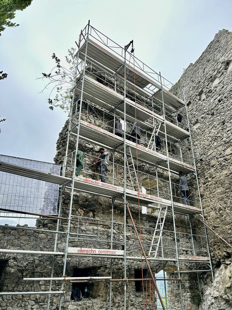 Mauerrestaurierung der Palas Mauer