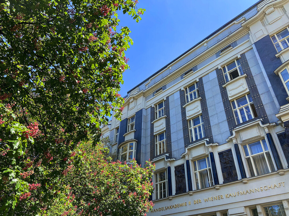 Jugendstilfassade Handelsakademie Hamerlingplatz