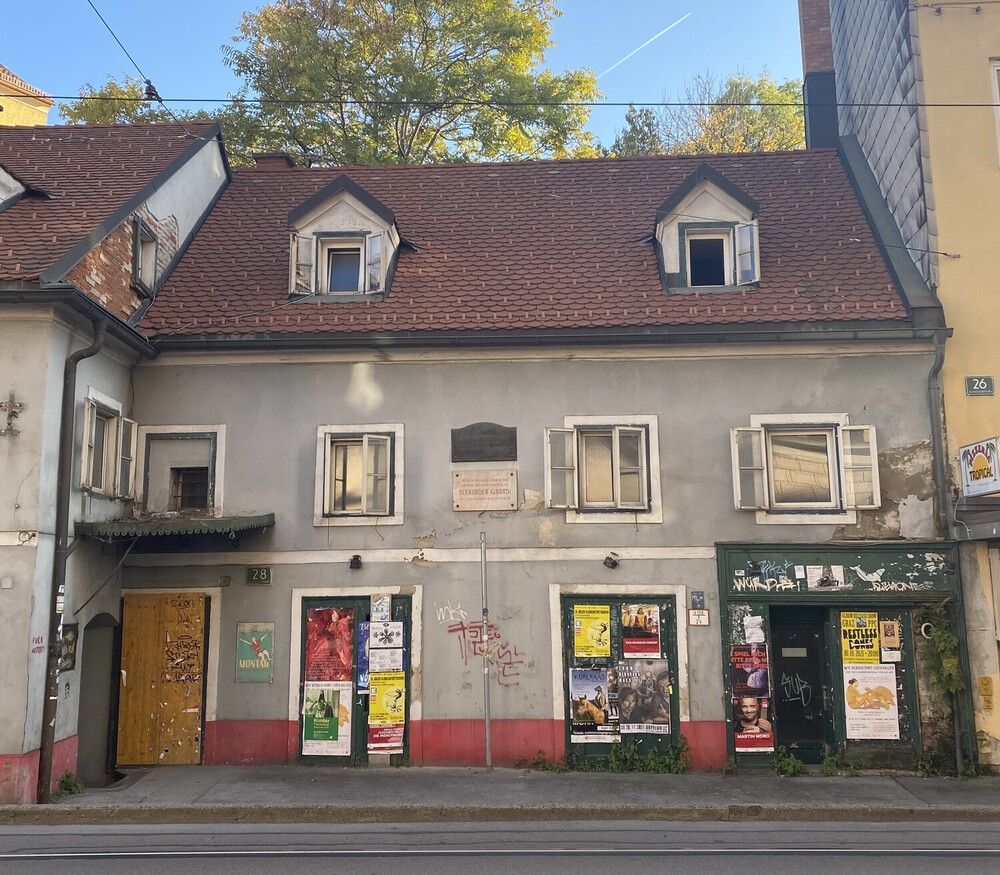 Straßenseitige Ansicht eines Grazer Vorstadthauses